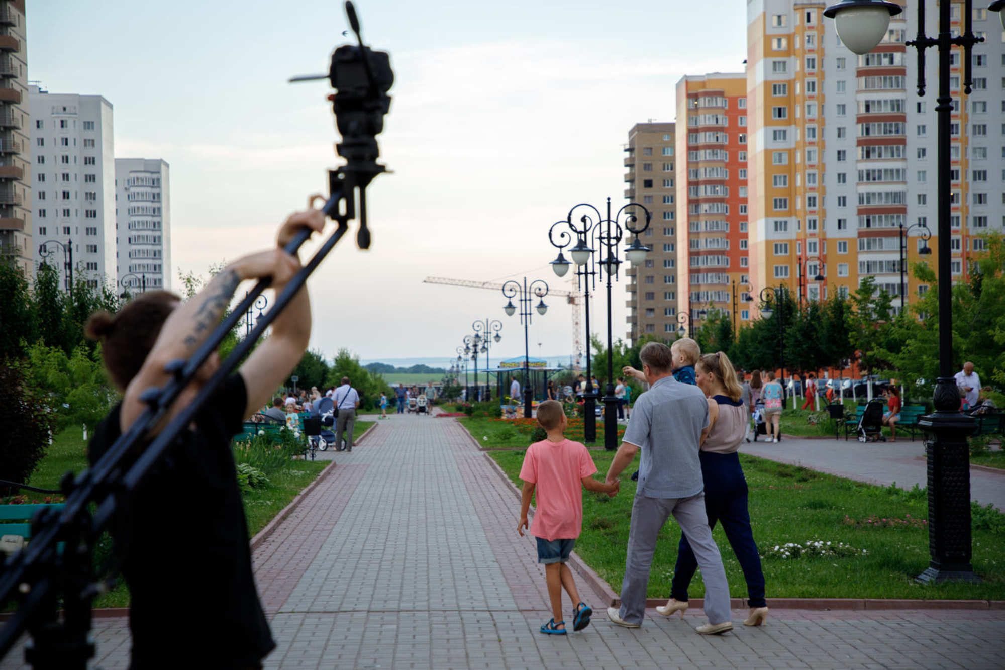 Оператор Антон Судженко в процессе работы
